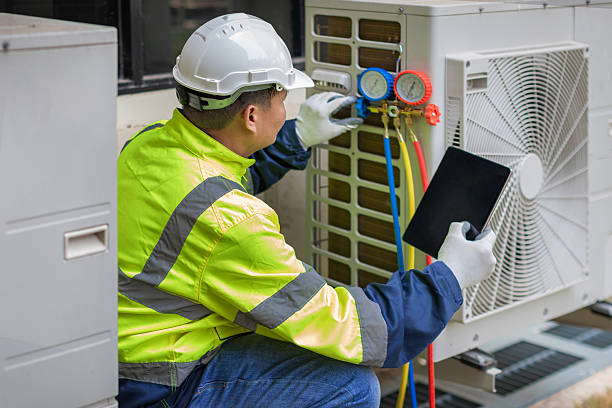 Professional Hvac Installation technician working in Whitesboro, AL